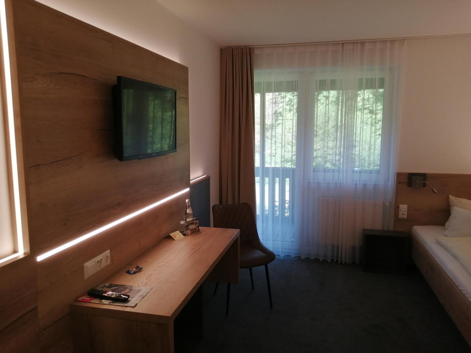 Hotel Am Regenbogen คาม ภายนอก รูปภาพ