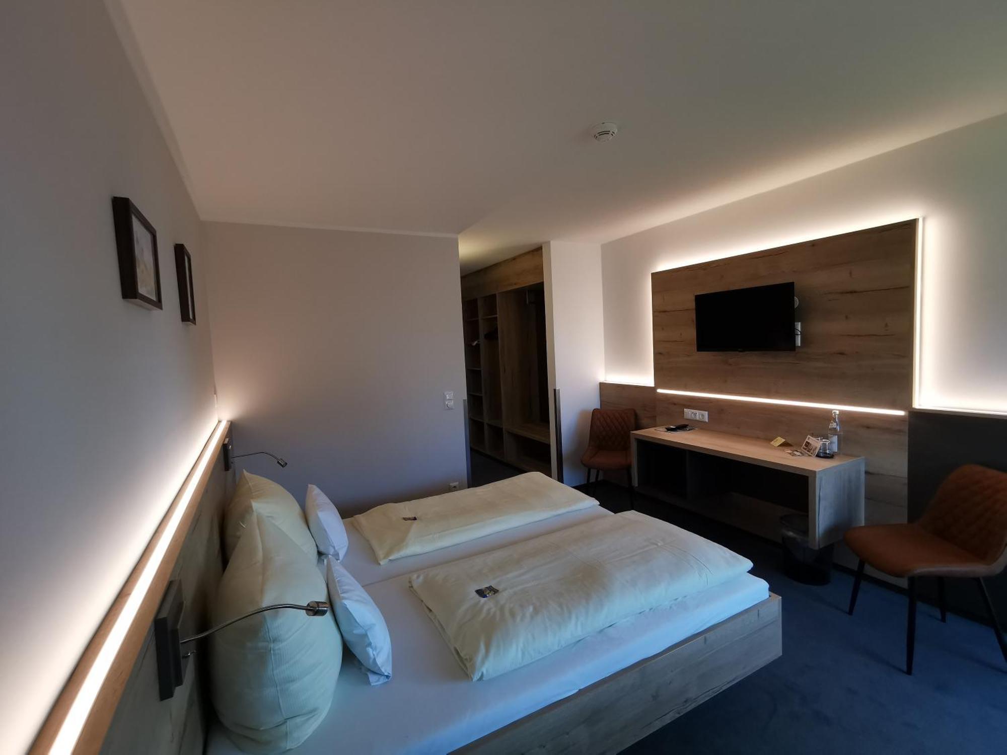 Hotel Am Regenbogen คาม ภายนอก รูปภาพ