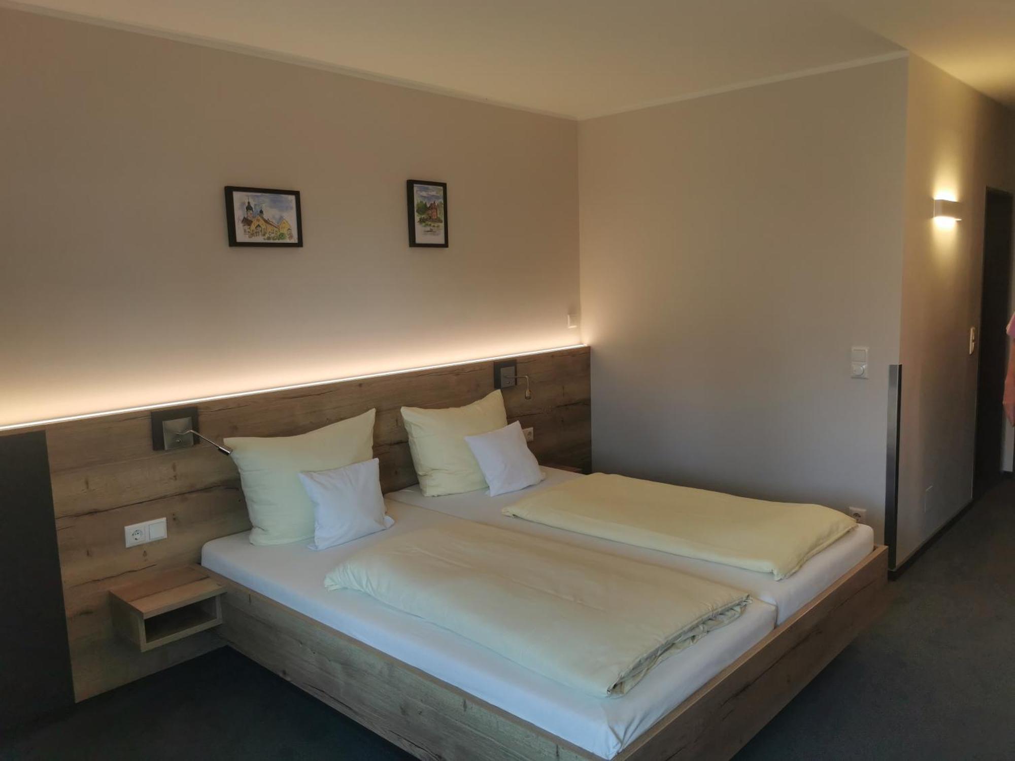 Hotel Am Regenbogen คาม ภายนอก รูปภาพ
